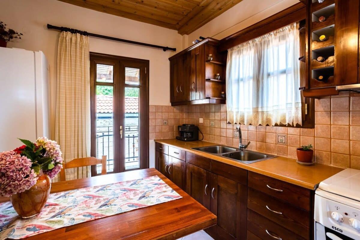 Stemnitsa Stone Residence - Comfy Mountain Getaway Exteriör bild