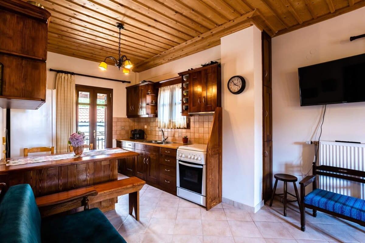 Stemnitsa Stone Residence - Comfy Mountain Getaway Exteriör bild